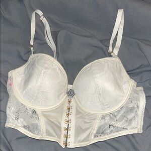La Senza front-clasp lace bra